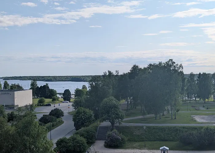 Beautiful Apartment With Seaview! Top 7Th Floor Free Parking!