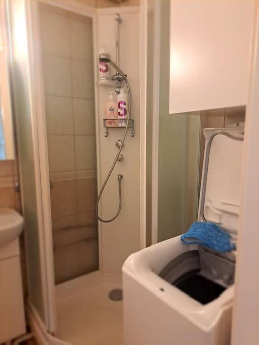 Beautiful With Seaview! 7th Floor Free Parking! Appartement *