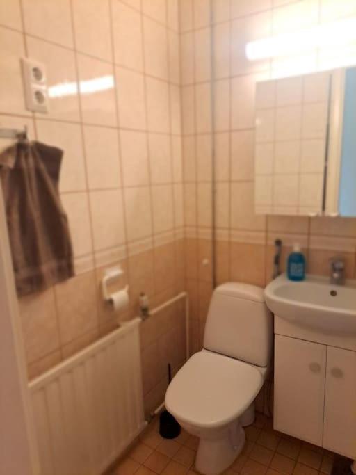 Beautiful With Seaview! 7th Floor Free Parking! Appartement
