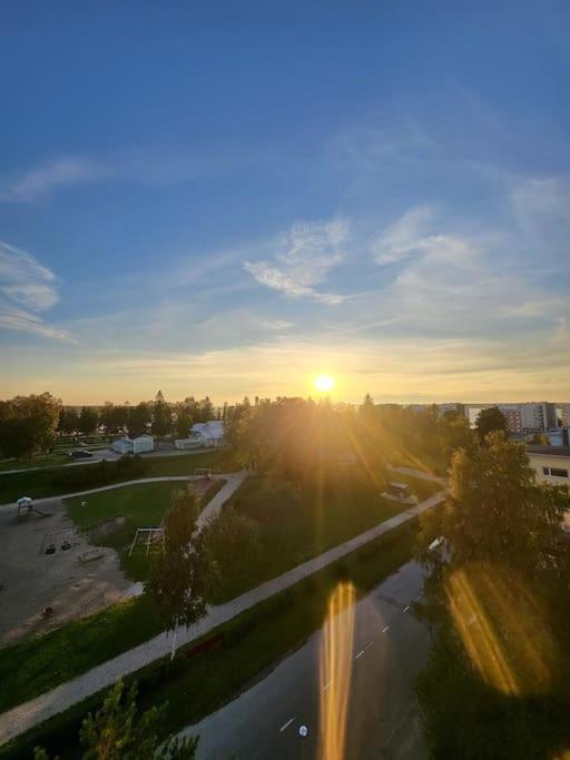 Beautiful With Seaview! 7th Floor Free Parking! Appartement