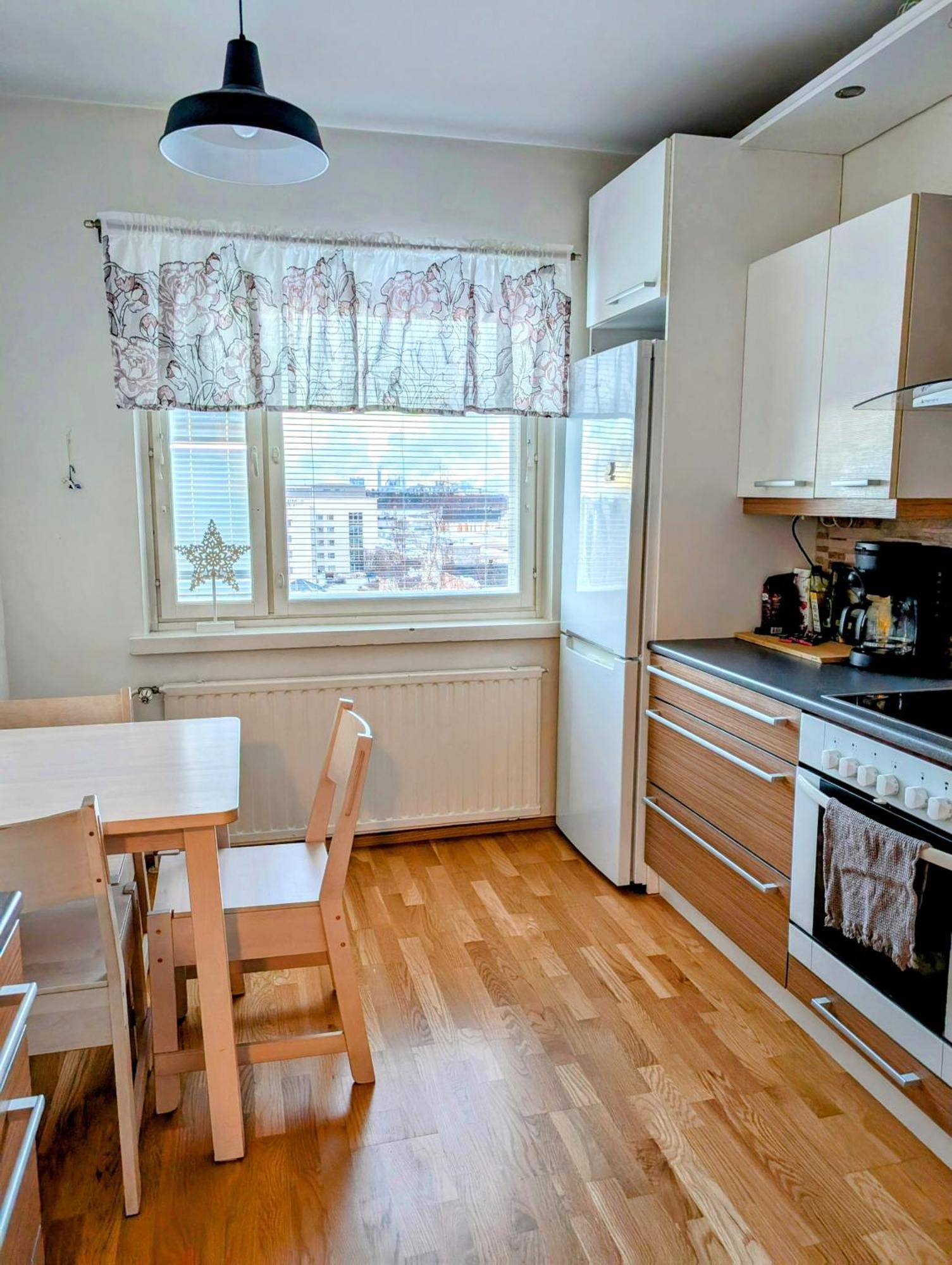 Beautiful With Seaview! 7th Floor Free Parking! Appartement *